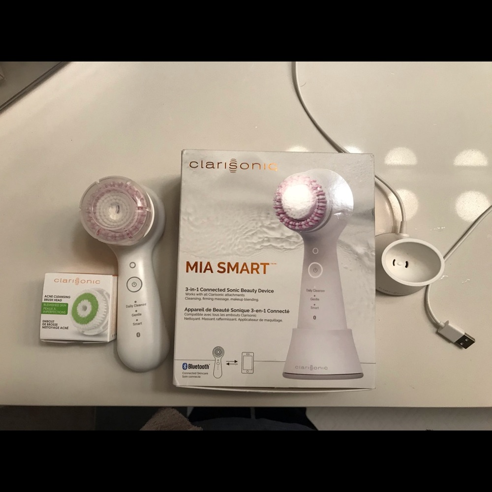 Mia Smart Clarisonic with acne brush head